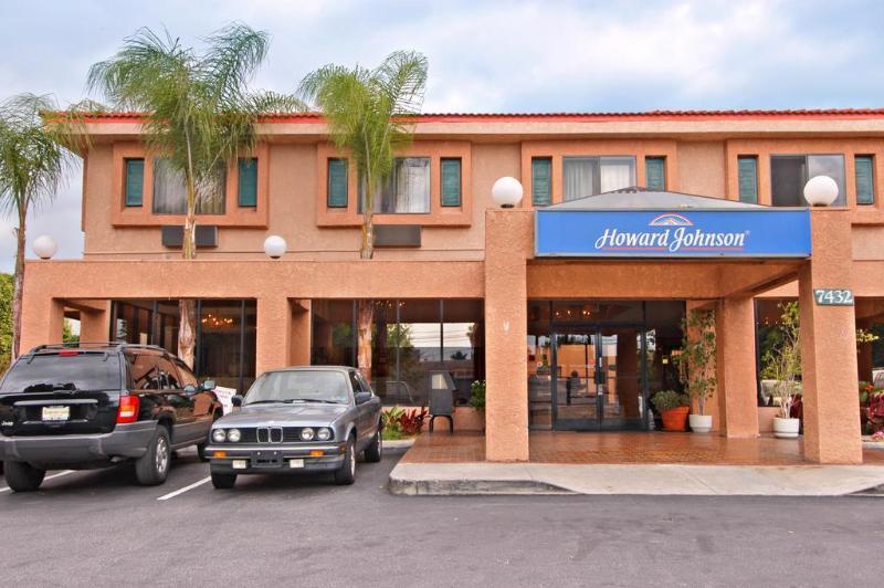 Howard Johnson By Wyndham Reseda Hotel & Suites Los Angeles Ngoại thất bức ảnh