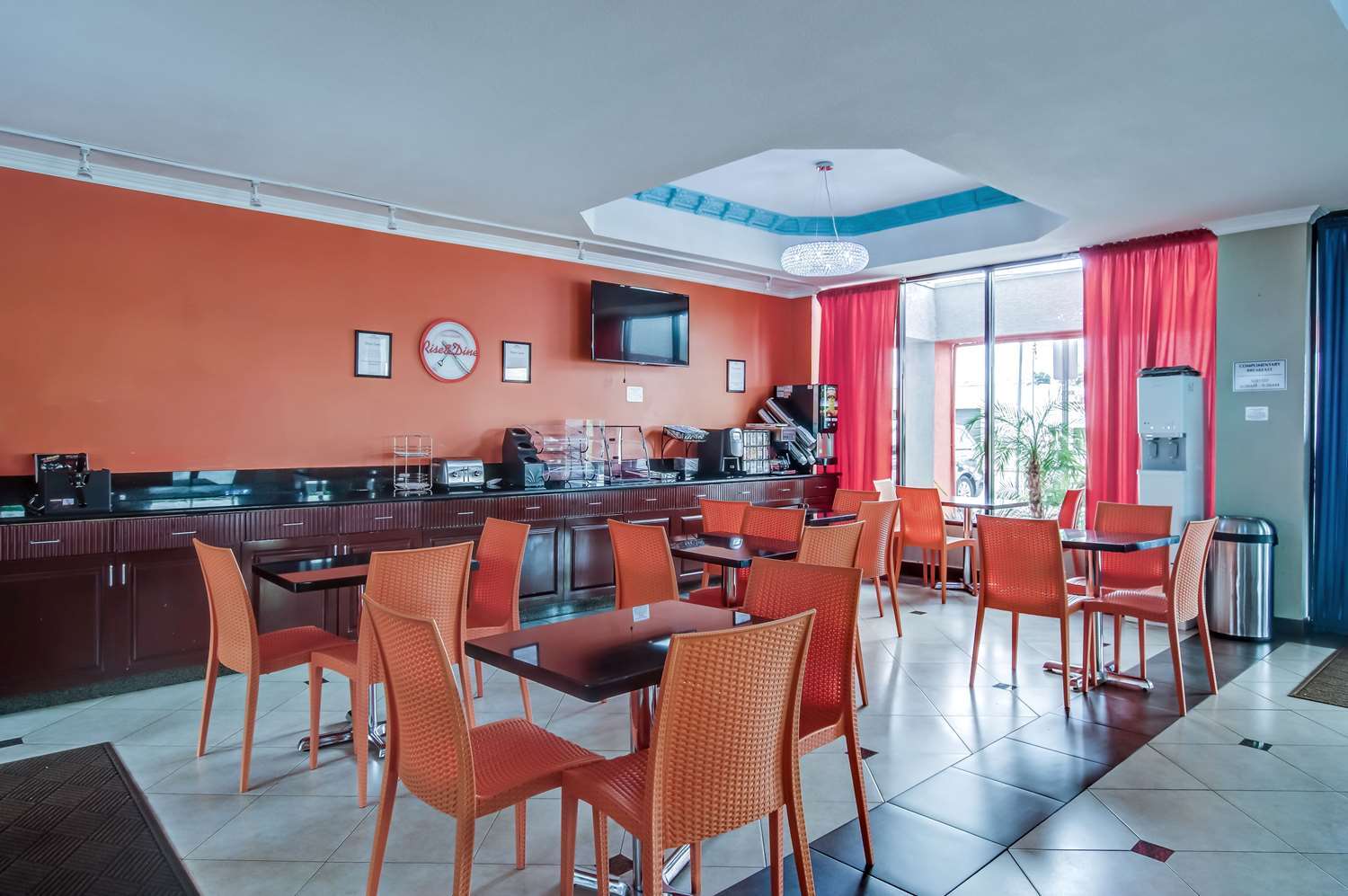 Howard Johnson By Wyndham Reseda Hotel & Suites Los Angeles Ngoại thất bức ảnh