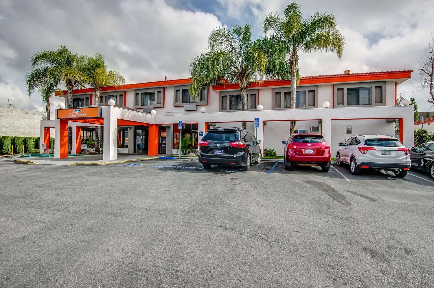 Howard Johnson By Wyndham Reseda Hotel & Suites Los Angeles Ngoại thất bức ảnh
